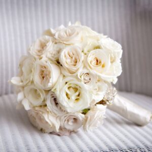 باقة الورد الأبيض